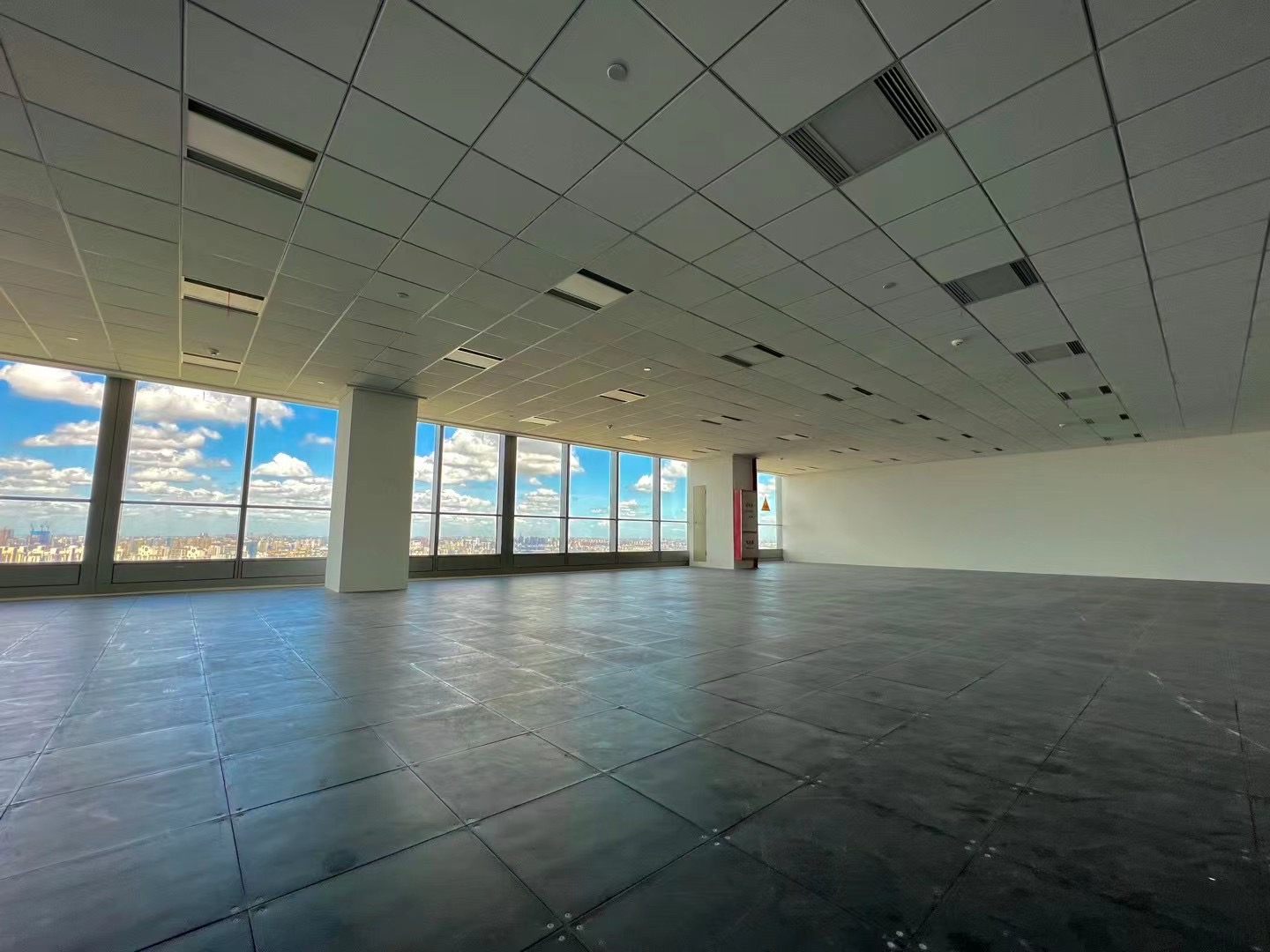 标准层办公空间实景